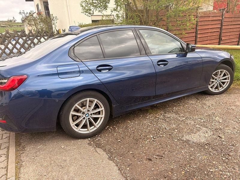 Gebraucht BMW 330e 292 PS (214 kW) 2019 Limousine