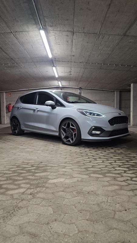 Gebraucht Ford Fiesta ST 230 PS (169 kW) 2019 Grau Kleinwagen