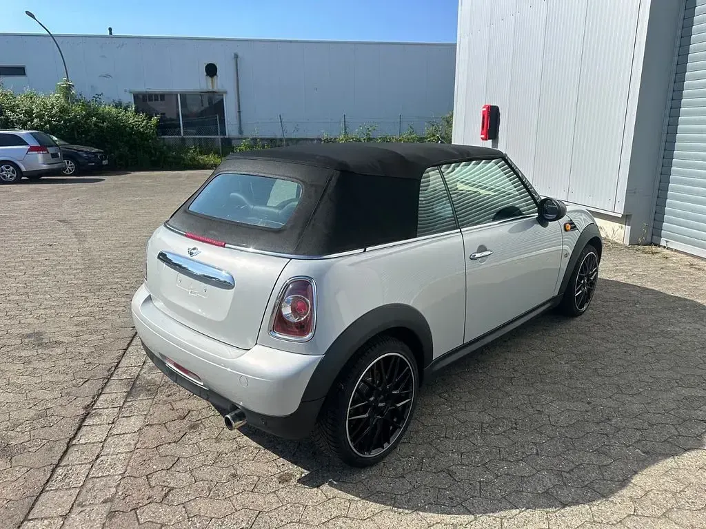 Gebraucht Mini Cooper Cabriolet 122 PS (89 kW) 2012 Silber Cabrio