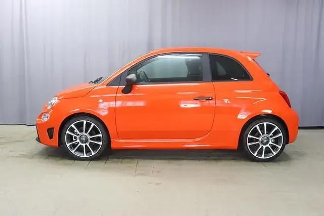 Gebraucht Abarth 595 Turismo 165 PS (121 kW) 2023 Racing orange Kleinwagen