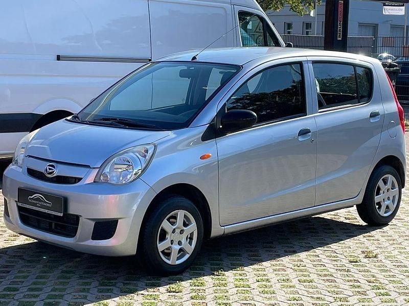 Gebraucht Daihatsu Cuore 69 PS (50 kW) 2010 Silber Kleinwagen