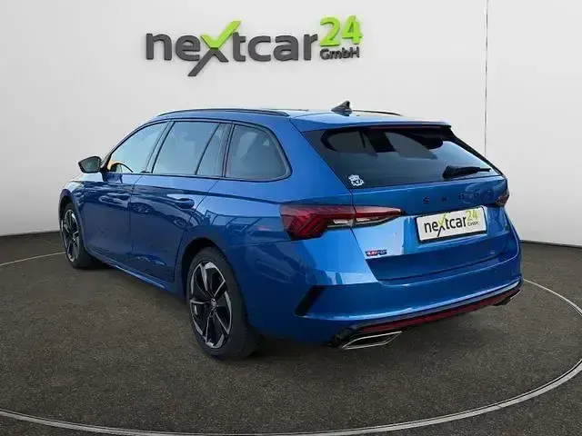 Gebraucht Skoda Octavia RS 245 PS (180 kW) 2021 Modra race/race blue (metallic) Kombi