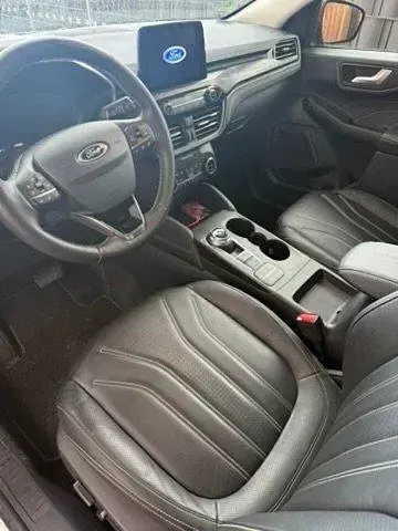 Gebraucht Ford Kuga Vignale 150 PS (110 kW) 2023 Rot SUV