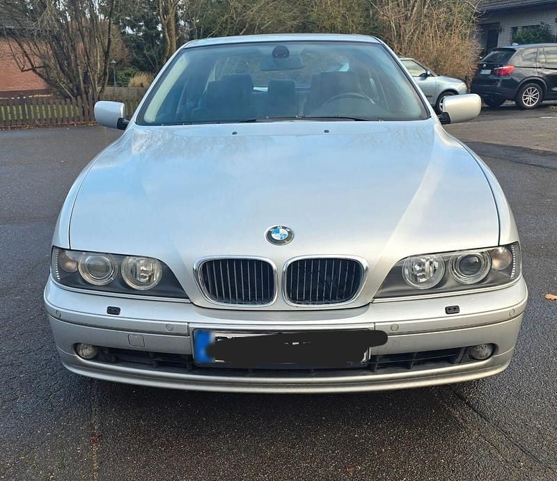 Gebraucht BMW 530 193 PS (141 kW) 2002 Silber Limousine