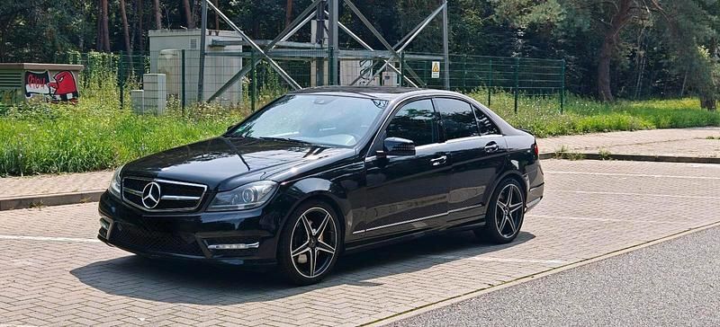 Schwarz Gebraucht 2012 Mercedes C350 Limousine | 12.000 € (Guter Preis) - Bild 1/4
