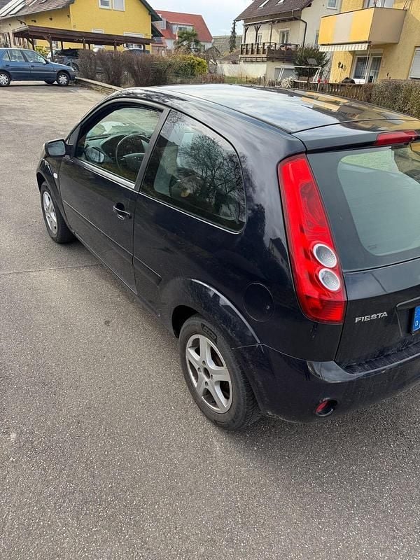 Gebraucht Ford Fiesta 60 PS (44 kW) 2007 Blau Kleinwagen