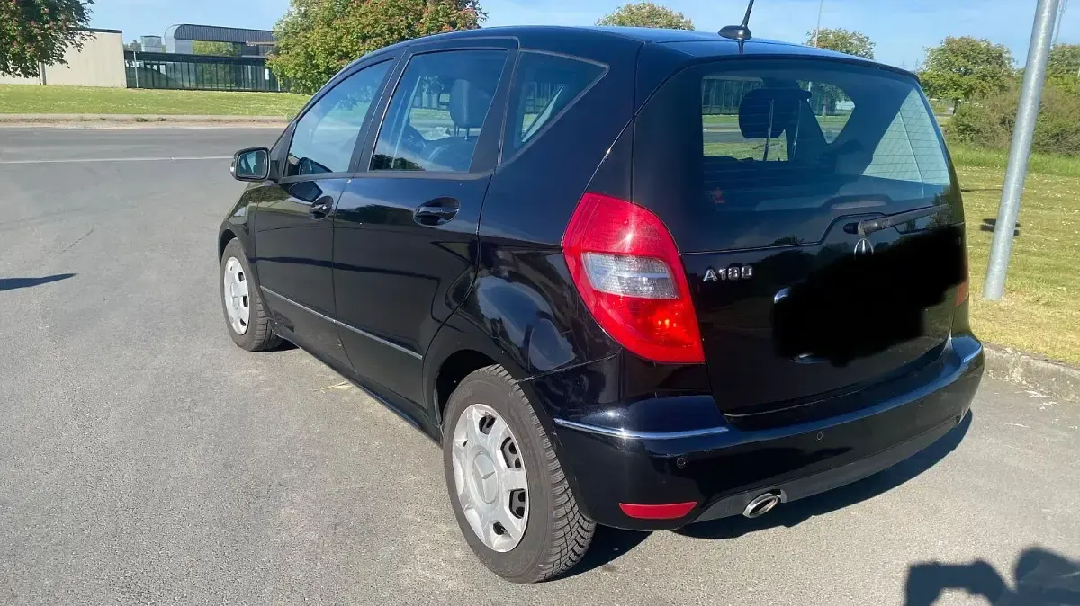 Gebraucht Mercedes A180 Avantgarde 109 PS (80 kW) 2009 Schwarz Limousine