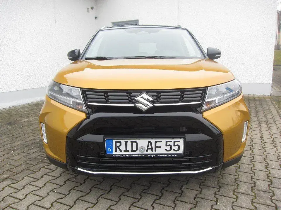 Gebraucht Suzuki Vitara Comfort+ 129 PS (94 kW) 2025 Gelb SUV