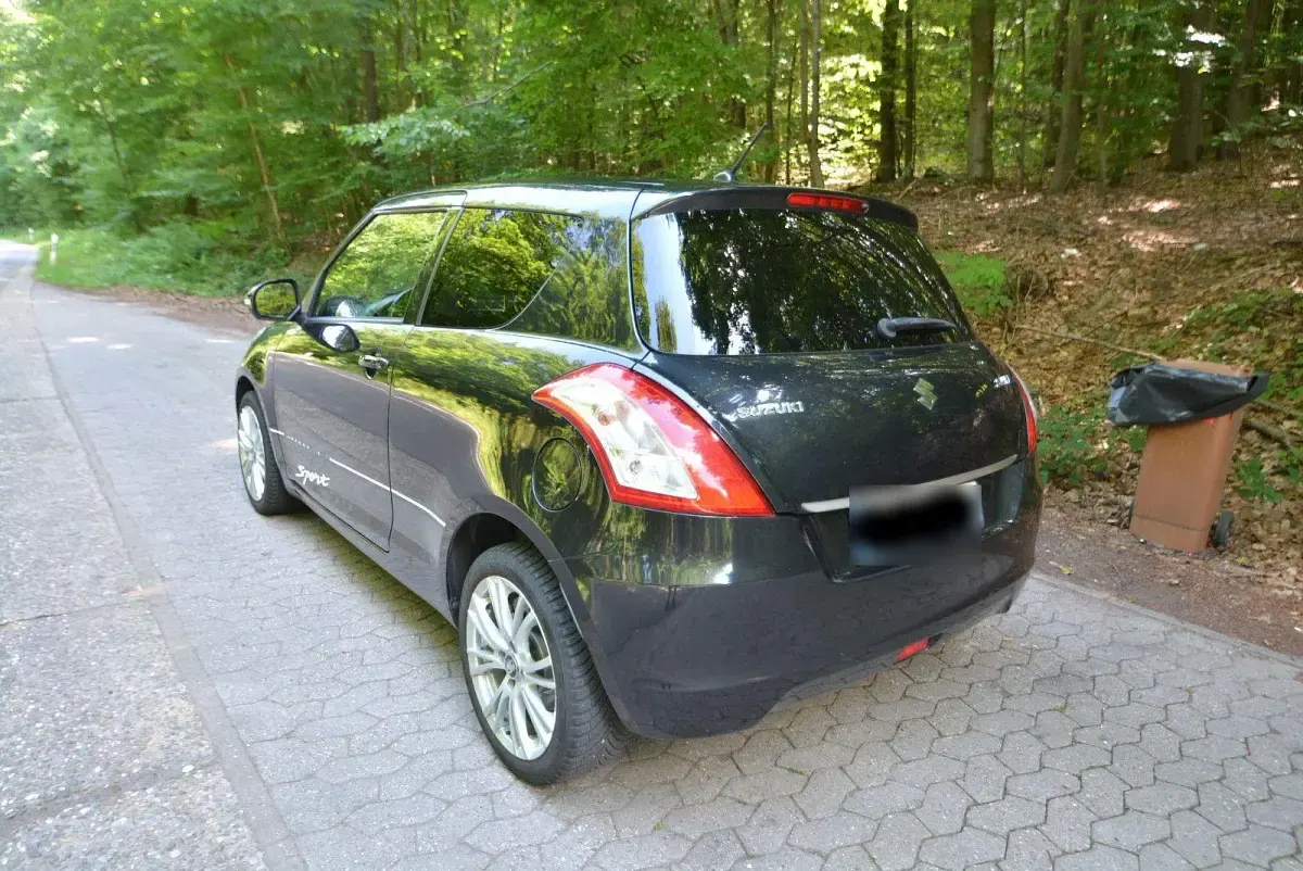 Gebraucht Suzuki Swift Comfort 94 PS (69 kW) 2014 Schwarz Kleinwagen