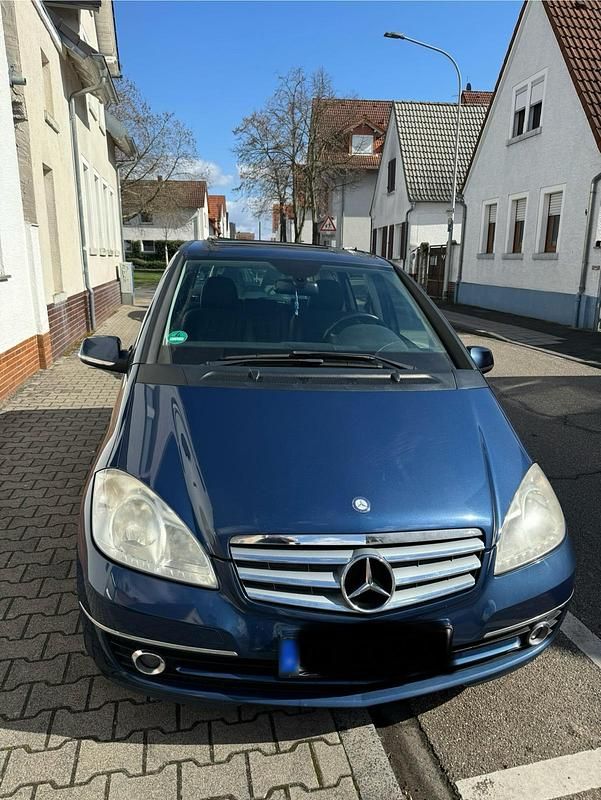 Usata Mercedes A160 2011 Blu Berlina