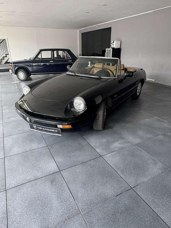Gebraucht Alfa Romeo Spider 120 PS (88 kW) 1993 Schwarz Cabrio