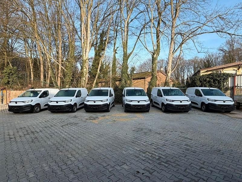 Weiß Gebraucht 2024 Citroën Berlingo Van / Kleinbus | 16.300 € (Superpreis) - Bild 1/4