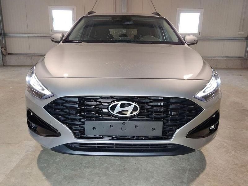 Gebraucht Hyundai i30 Edition 140 PS (102 kW) 2024 Shimmeringsilber metallic Kombi