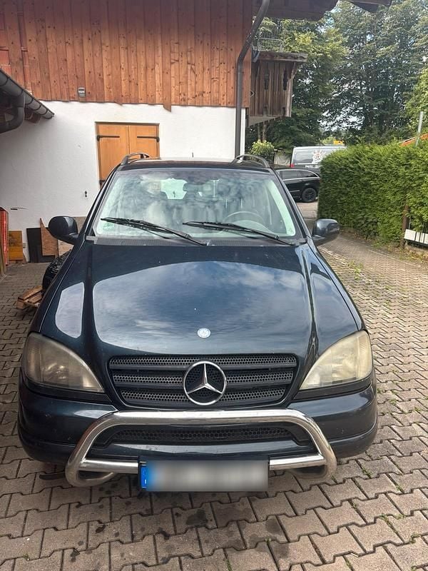 Gebraucht Mercedes ML270 163 PS (119 kW) 2001 Blau SUV