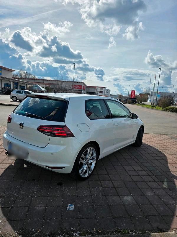 Gebraucht VW Golf 140 PS (102 kW) 2013 Weiß Coupé