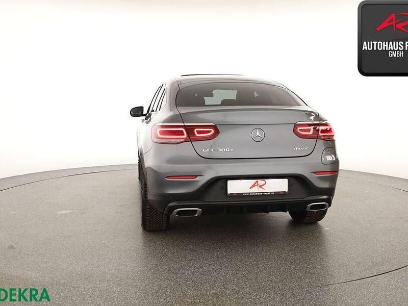 Gebraucht Mercedes GLC300e AMG 320 PS (235 kW) 2021 Selenitgrau Coupé