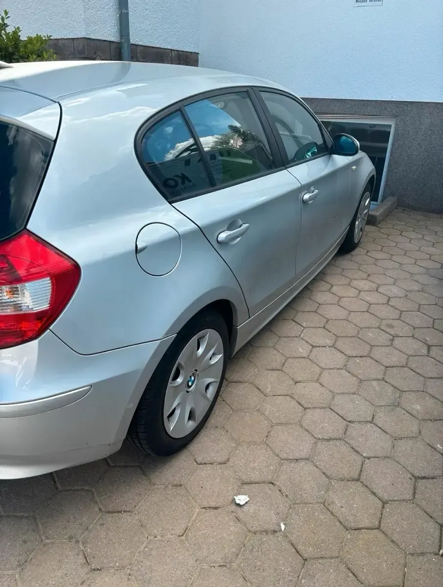 Gebraucht BMW 116 122 PS (89 kW) 2007 Silber Kleinwagen