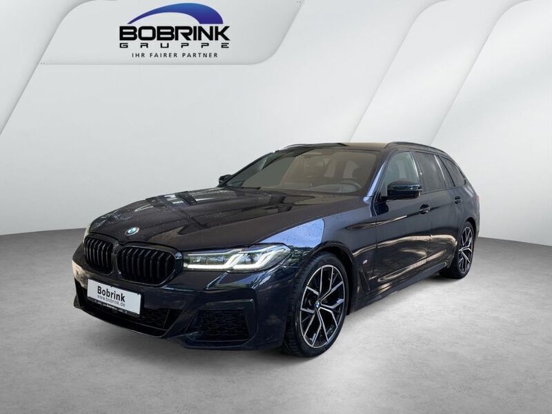 Schwarz Gebraucht 2023 BMW 520 M Sport Kombi | 38.900 € (Guter Preis) - Bild 1/4