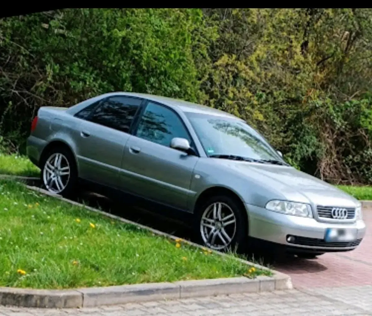 Gebraucht Audi A4 101 PS (74 kW) 2000 Silber Limousine