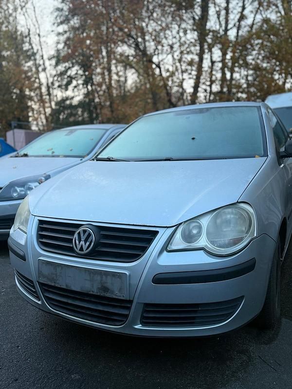 Silber Gebraucht 2006 VW Polo Kleinwagen | 850 € (Superpreis) - Bild 1/4