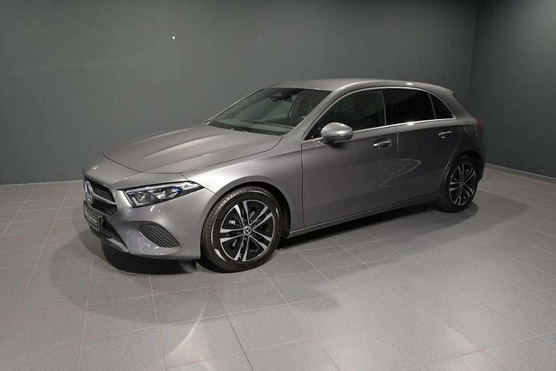 Metalliclack mountaingrau Gebraucht 2025 Mercedes A200 Advanced Limousine | 29.980 € (Guter Preis) - Bild 1/3