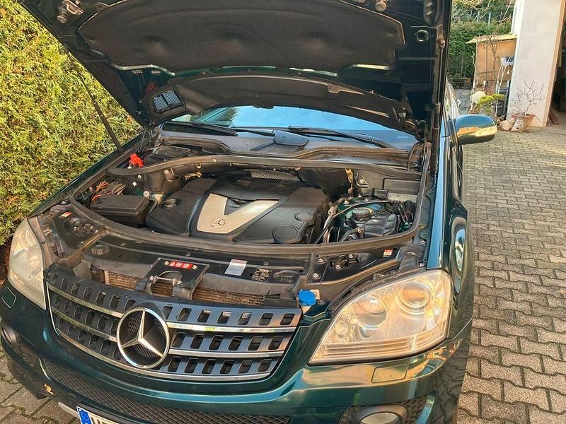 Gebraucht Mercedes ML320 224 PS (164 kW) 2006 Grün SUV