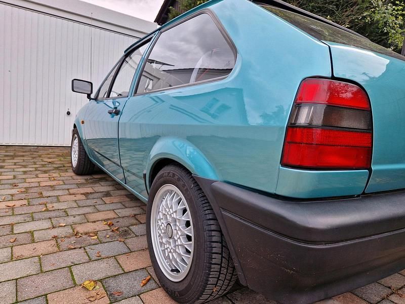 Gebraucht VW Polo 54 PS (39 kW) 1992 Grün Coupé