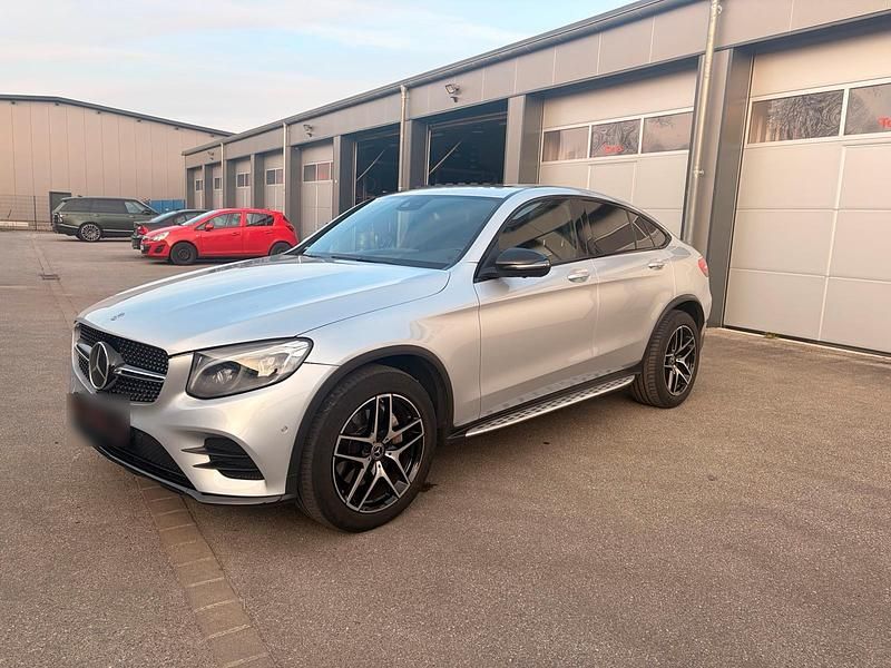 Gebraucht Mercedes GLC300 AMG line 245 PS (180 kW) 2017 Silber Coupé