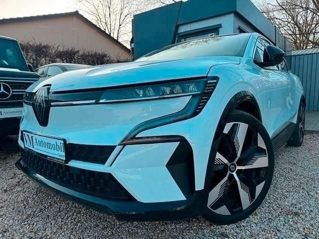 Weiß Gebraucht 2022 Renault Mégane Techno Limousine | 21.990 € (Superpreis) - Bild 1/4