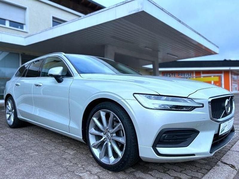 Gebraucht Volvo V60 190 PS (139 kW) 2018 Silber Kombi