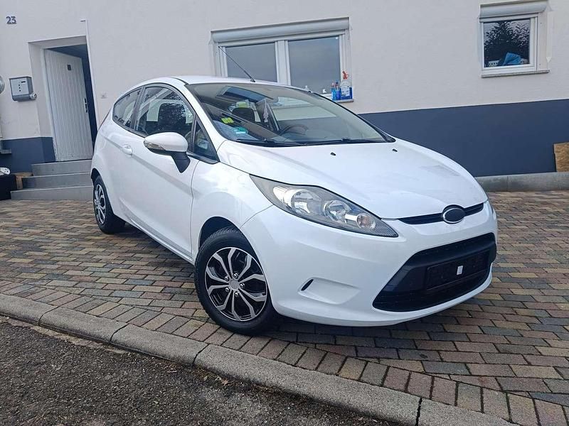 Gebraucht Ford Fiesta 75 PS (55 kW) 2009 Weiß Kleinwagen