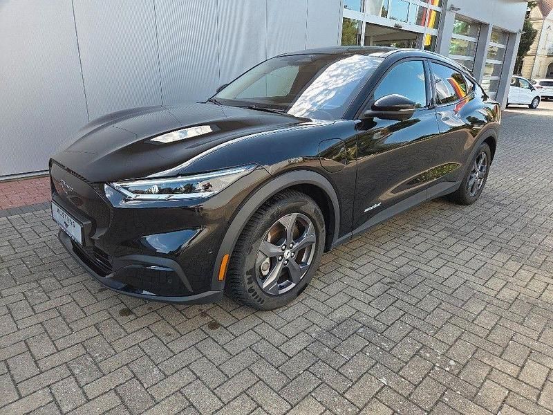Schwarz Gebraucht 2023 Ford Mustang Mach-E Basis SUV | 29.999 € (Superpreis) - Bild 1/4