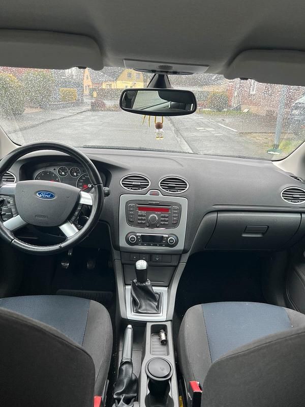 Gebraucht Ford Focus 2007 Silber Limousine