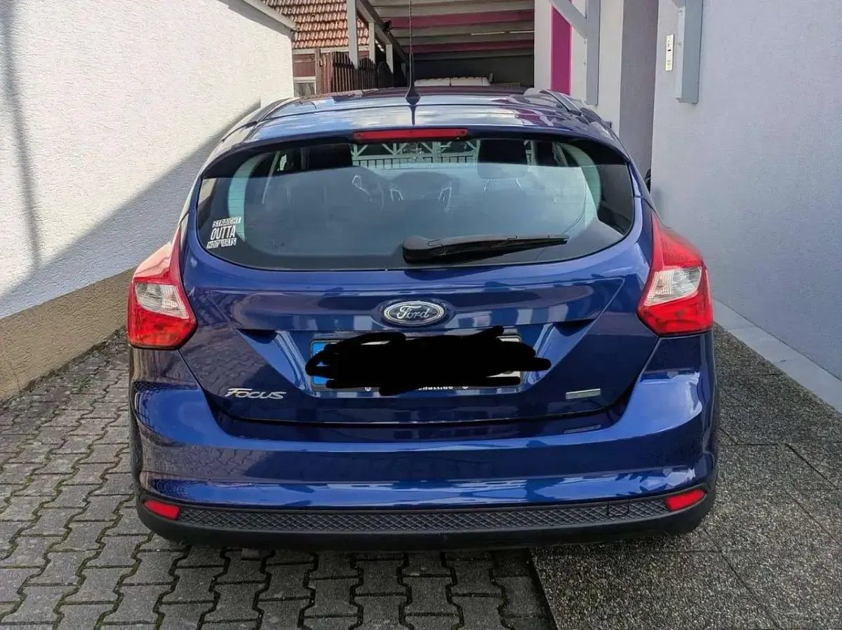 Gebraucht Ford Focus SYNC Edition 125 PS (91 kW) 2014 Blau Limousine
