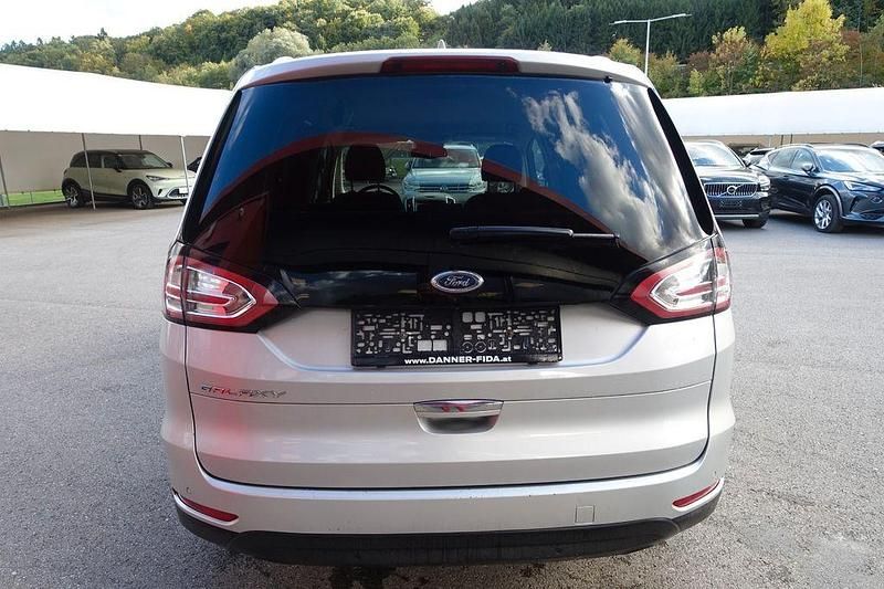 Gebraucht Ford EXP Titanium 150 PS (110 kW) 2020 Silber Van / Kleinbus