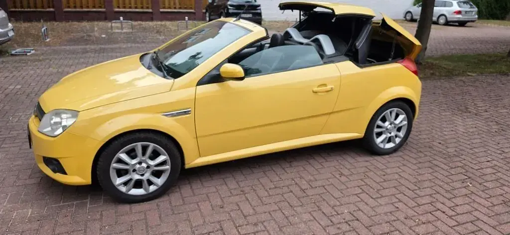 Gebraucht Opel Tigra 90 PS (66 kW) 2006 Gelb Cabrio