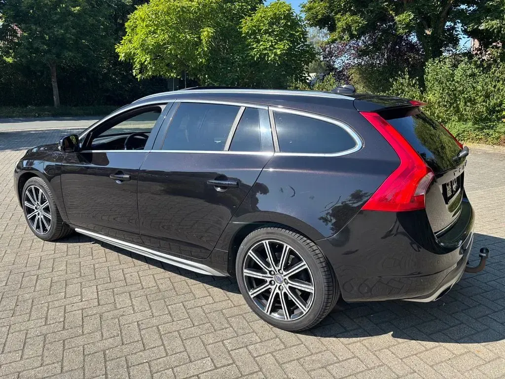 Gebraucht Volvo V60 Summum 215 PS (158 kW) 2013 Schwarz Kombi