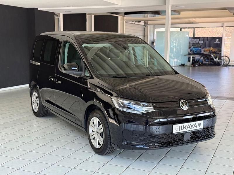 Gebraucht VW Caddy Basis 102 PS (75 kW) 2023 Schwarz Van / Kleinbus