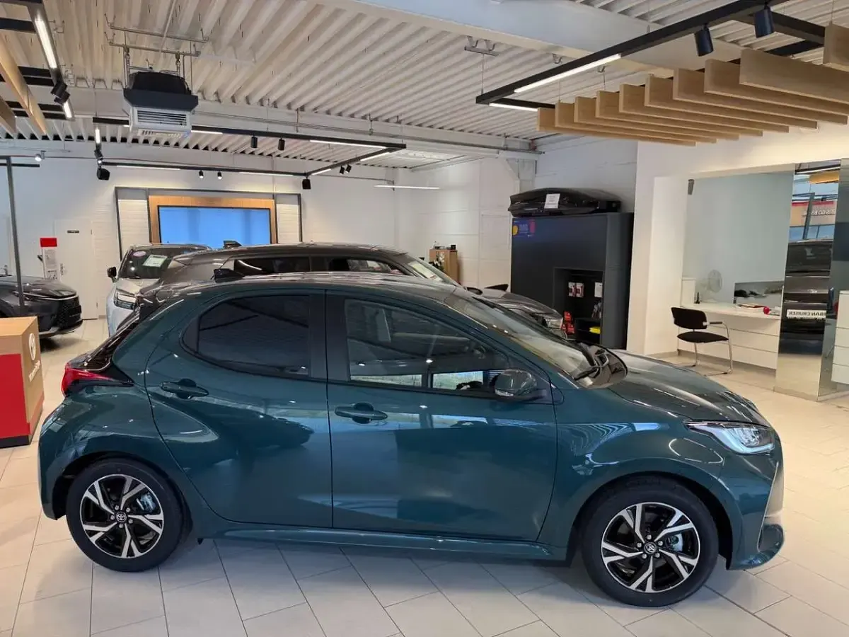 Neu Toyota Yaris Comfort 116 PS (85 kW) 2026 Grün Kleinwagen