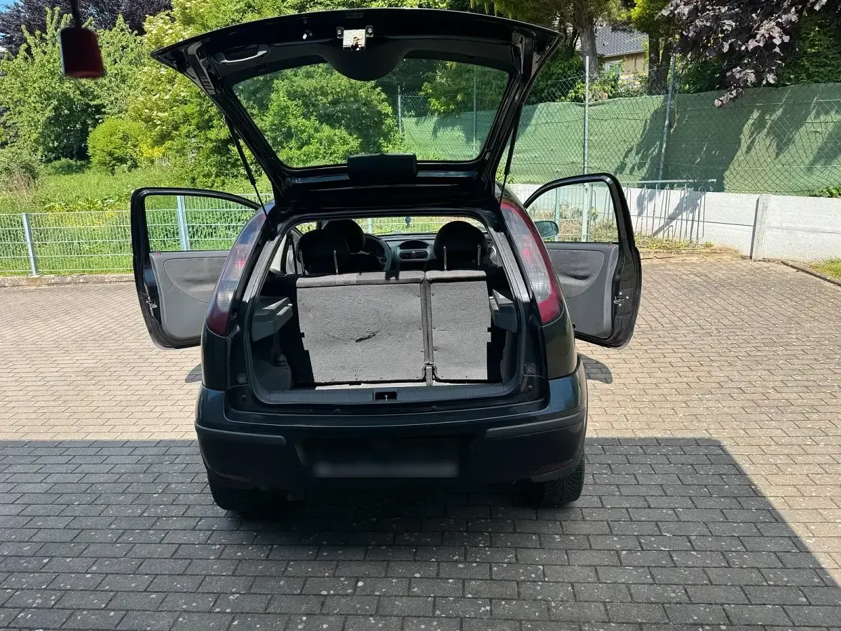 Gebraucht Opel Corsa 101 PS (74 kW) 2005 Schwarz Kleinwagen