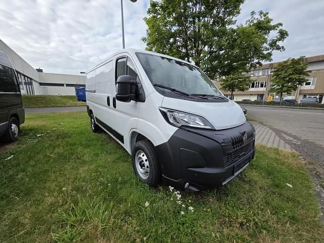 Neu Peugeot Boxer 120 PS (88 kW) 2025 Weiß Van