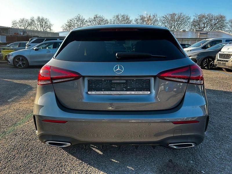 Gebraucht Mercedes A180 AMG 136 PS (100 kW) 2019 Grau Limousine