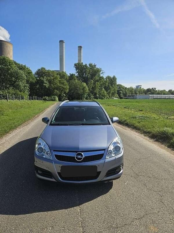 Grau Gebraucht 2006 Opel Vectra Edition Kombi | 5.700 € - Bild 1/4