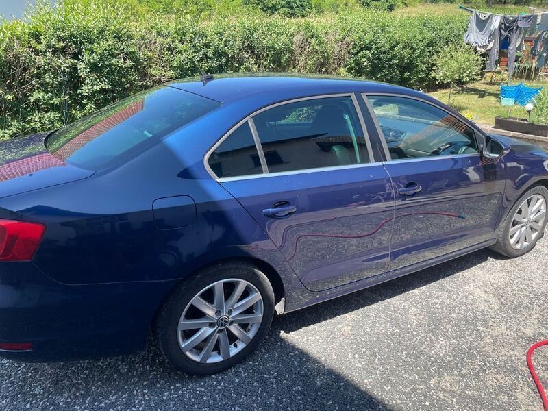 Blau Gebraucht 2011 VW Jetta Highline Limousine | 5.000 € (Superpreis) - Bild 1/4