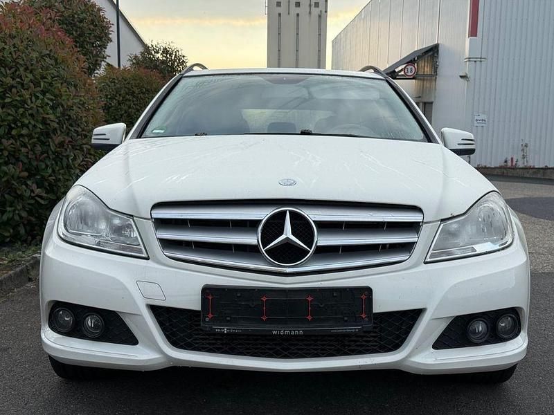 Weiß Gebraucht 2011 Mercedes C180 Kombi | 4.999 € (Guter Preis) - Bild 1/4