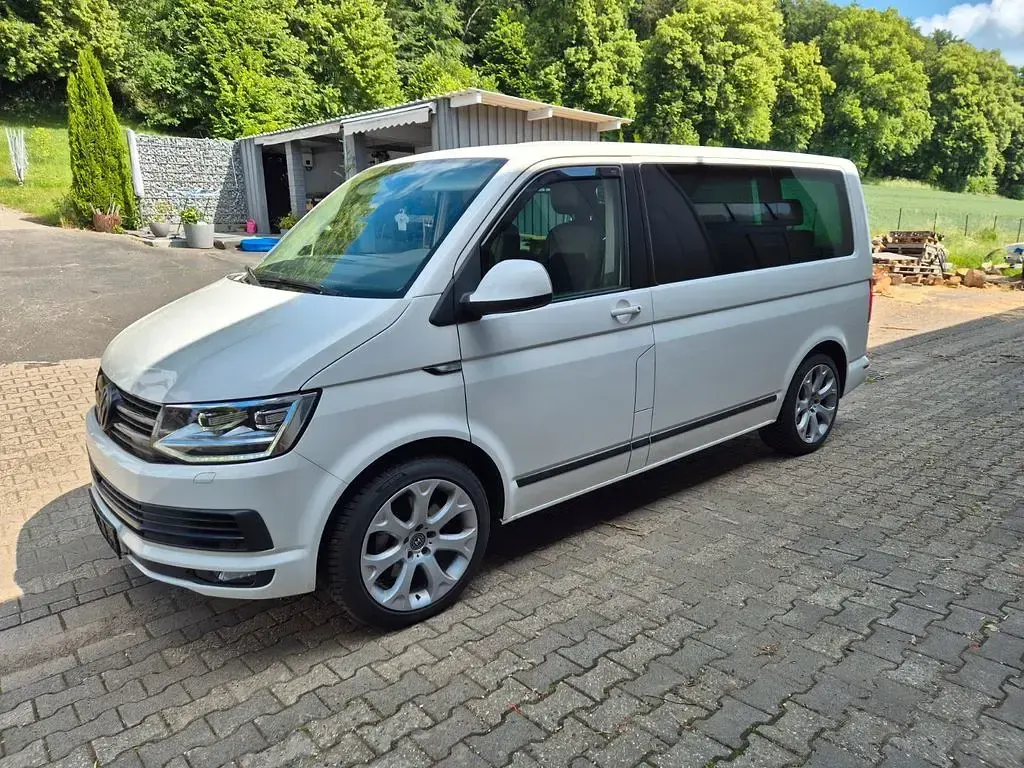 Gebraucht VW Multivan 204 PS (150 kW) 2015 Weiß Van / Kleinbus