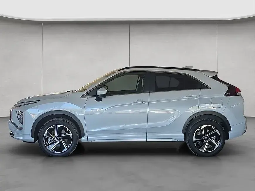 Używany Mitsubishi Eclipse Cross Plus 98 KM (72 kW) 2025 Biały SUV