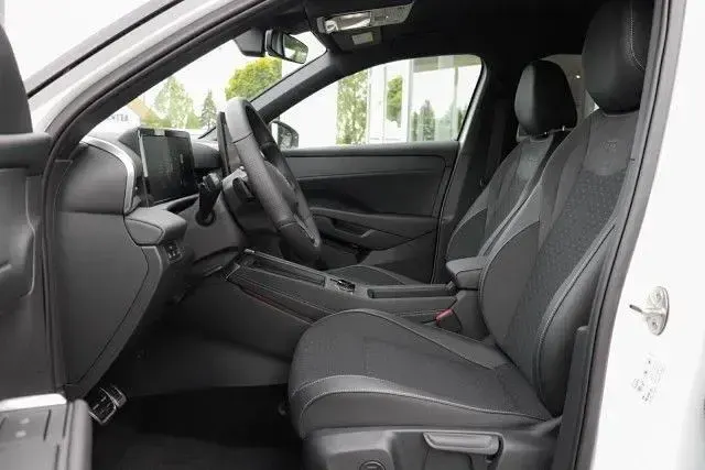 Neu VW T-Roc R-line 150 PS (110 kW) 2026 Pure white (weiß) SUV