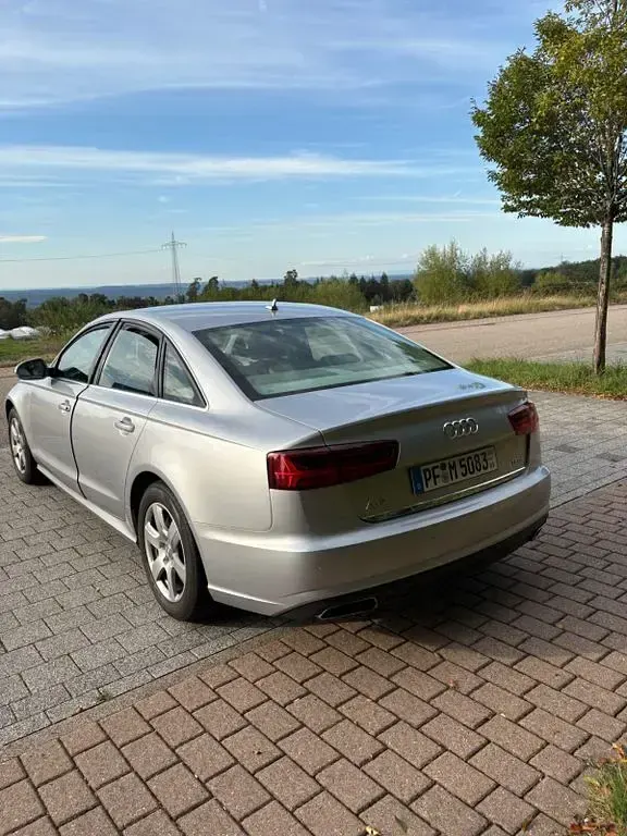 Gebraucht Audi A6 Ambiente 190 PS (139 kW) 2015 Grau Limousine