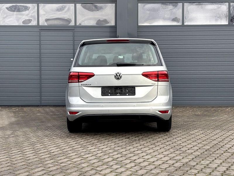 Gebraucht VW Touran 110 PS (80 kW) 2016 Silber Van / Kleinbus